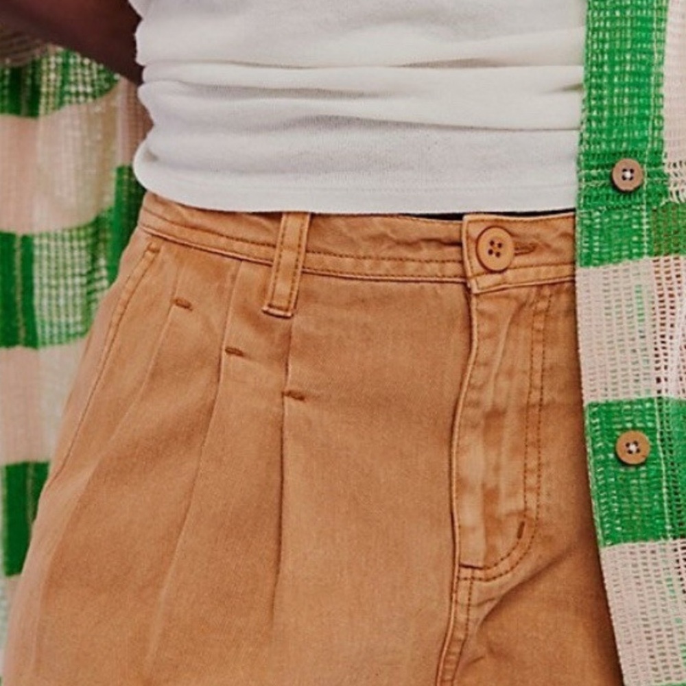 NWOT Free People Tan Pleated High-Rise Bermuda Shorts